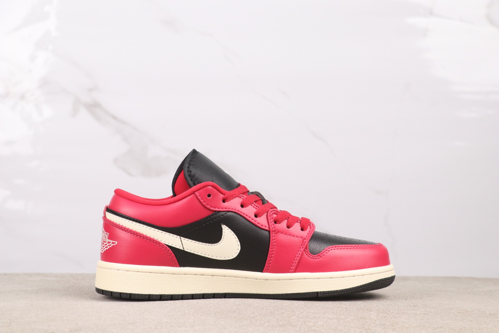 20251115/Nike_251115-1